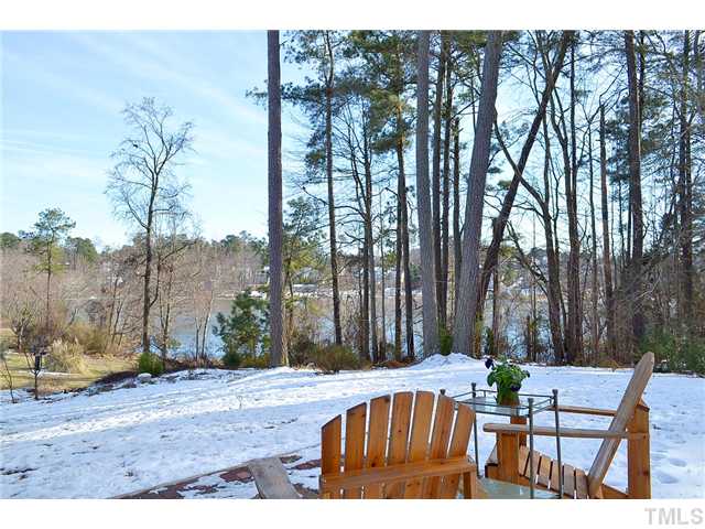 3325 Castlegate Drive Raleigh, NC 27616 - Photo 20 of 25 a outdoor view with sitting space