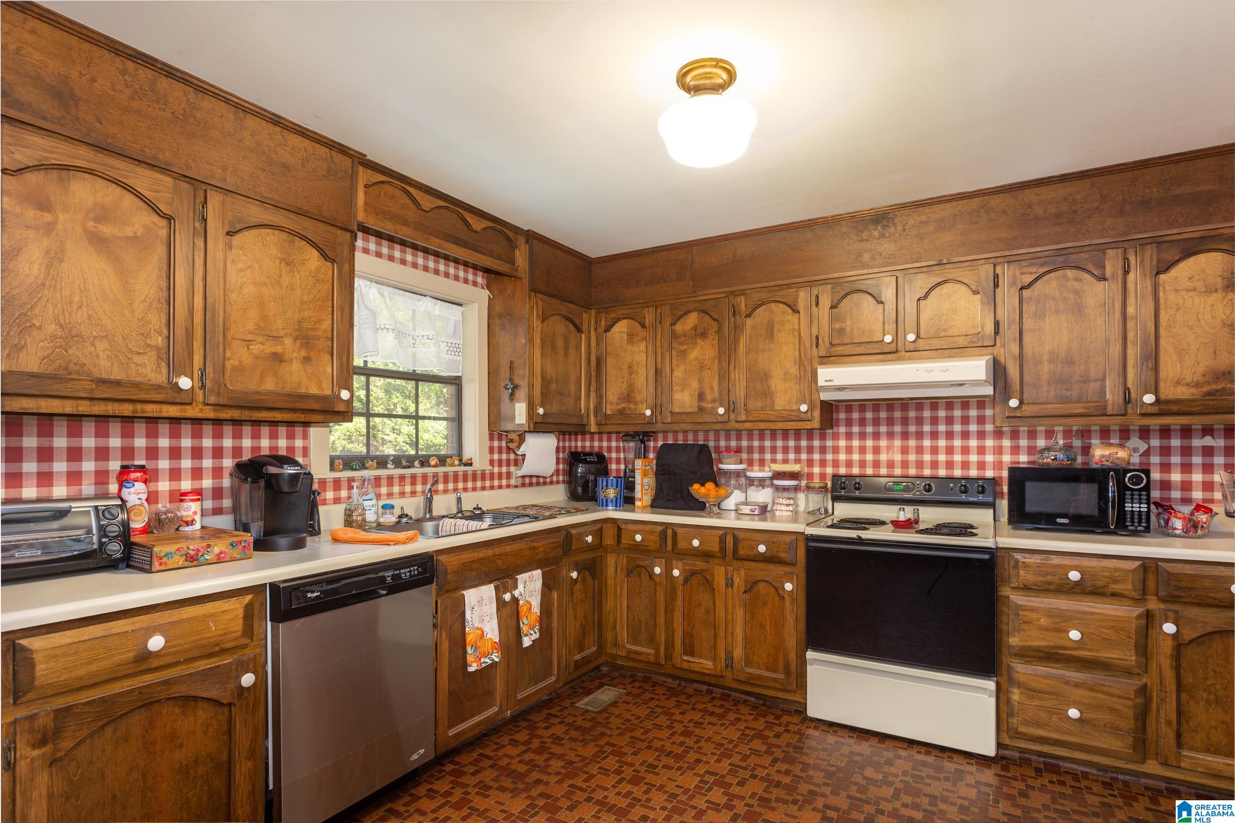 306 Oak Street Talladega, AL 35160 - Photo 6 of 18