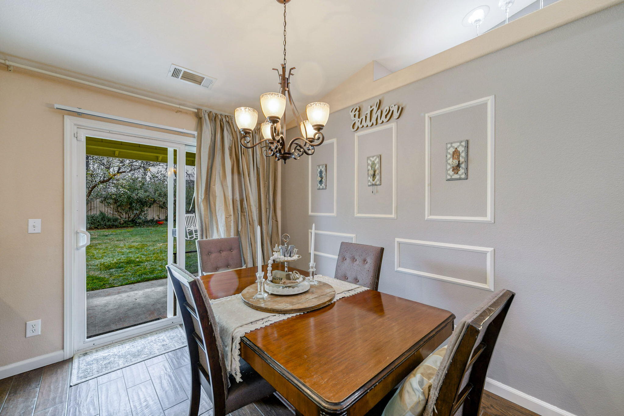 1922 Airstrip Road Redding, CA 96003 - Photo 10 of 33 Dining