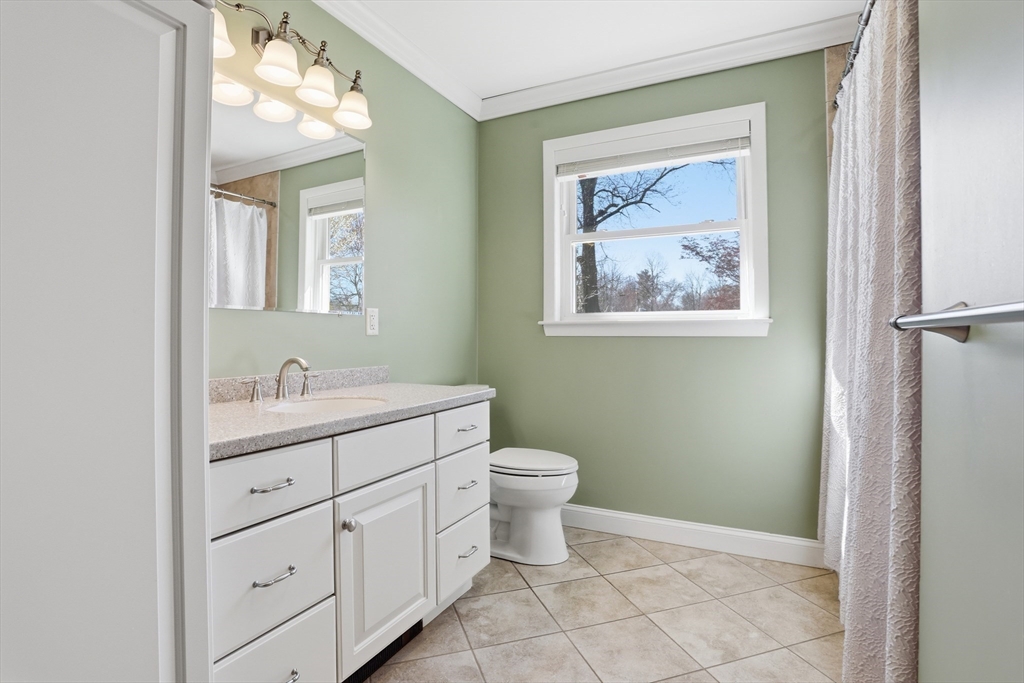 18 Brian Road Chelmsford, MA 01824 - Photo 12 of 35