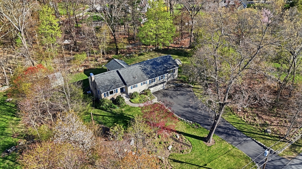 18 Brian Road Chelmsford, MA 01824 - Photo 2 of 35