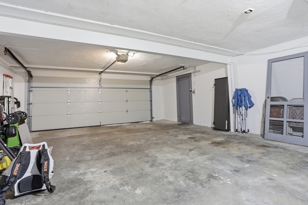 18 Brian Road Chelmsford, MA 01824 - Photo 33 of 35
