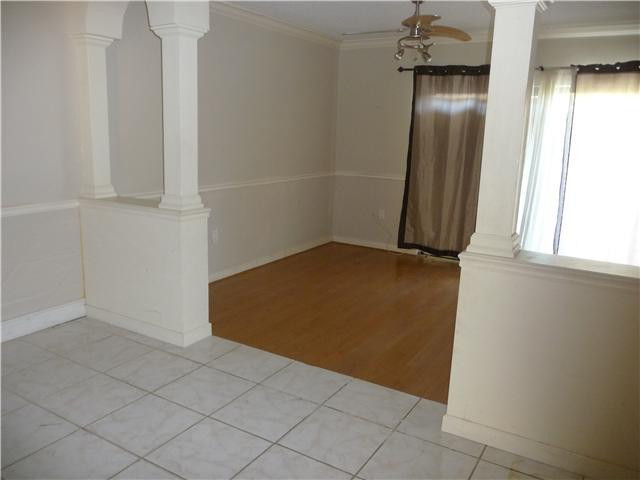 8946 West Sample Road, Unit 8946 Coral Springs, FL 33065 - Photo 3 of 7 Living Room