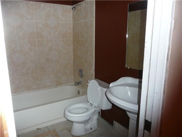 8946 West Sample Road, Unit 8946 Coral Springs, FL 33065 - Photo 5 of 7 Bathroom