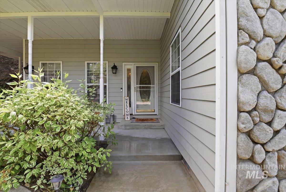23157 Forest Hills Loop Caldwell, ID 83607 - Photo 5 of 37