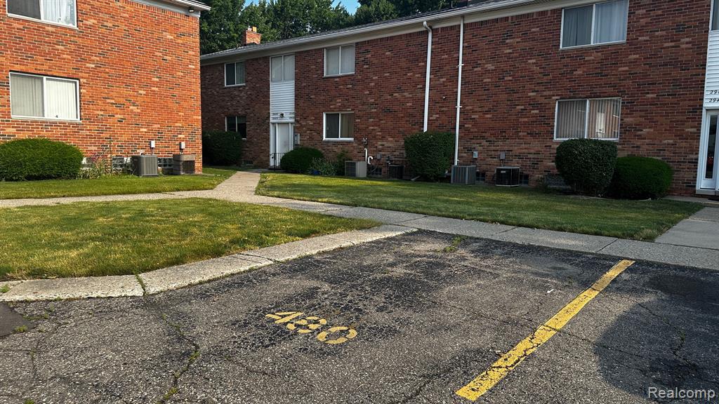 29480 Hoover Road Warren, MI 48093 - Photo 1 of 23