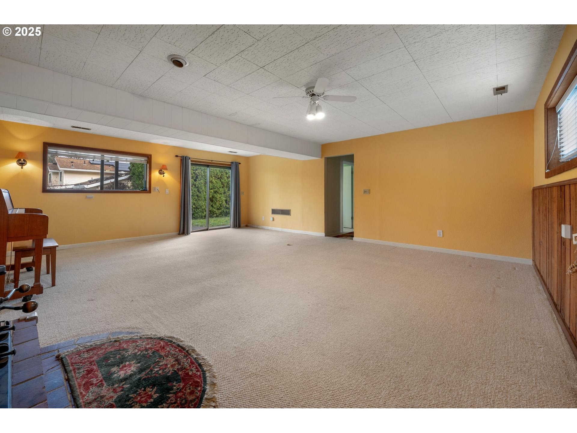 18115 Southwest Broad Oak Boulevard Beaverton, OR 97007 - Photo 30 of 43 a view of an empty room with a window