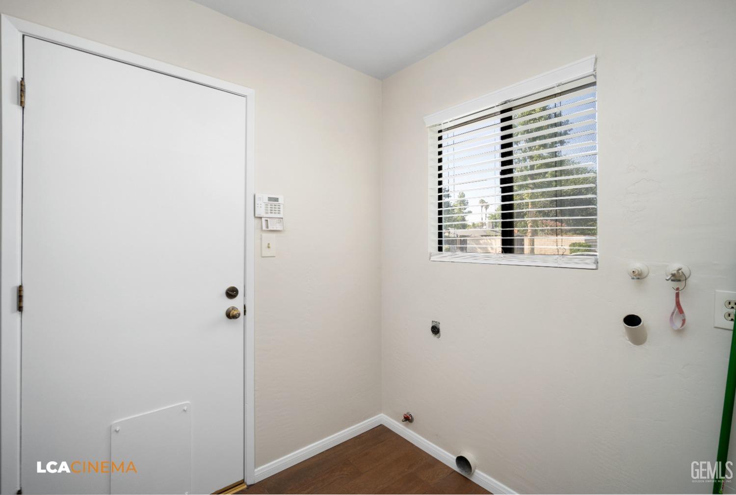 Undisclosed Address Bakersfield, CA 93309 - Photo 10 of 22 a small space with a window