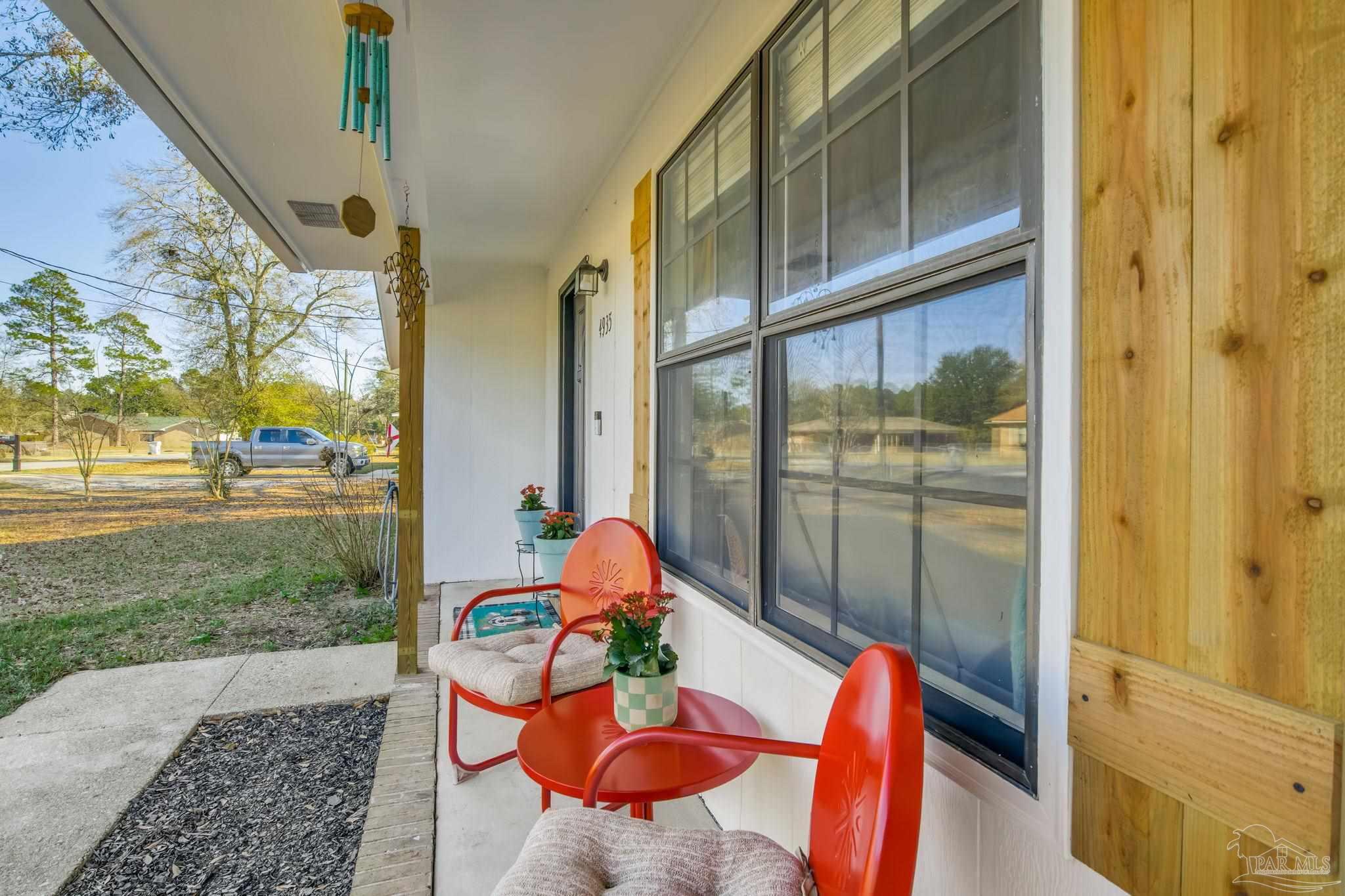 4935 Andrea Lane Pace, FL 32571 - Photo 3 of 44