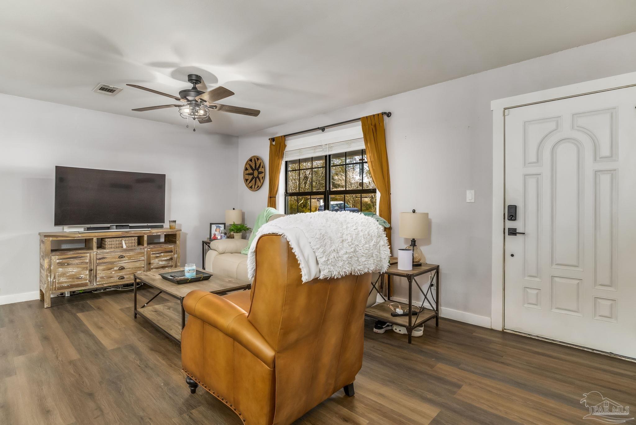 4935 Andrea Lane Pace, FL 32571 - Photo 4 of 44