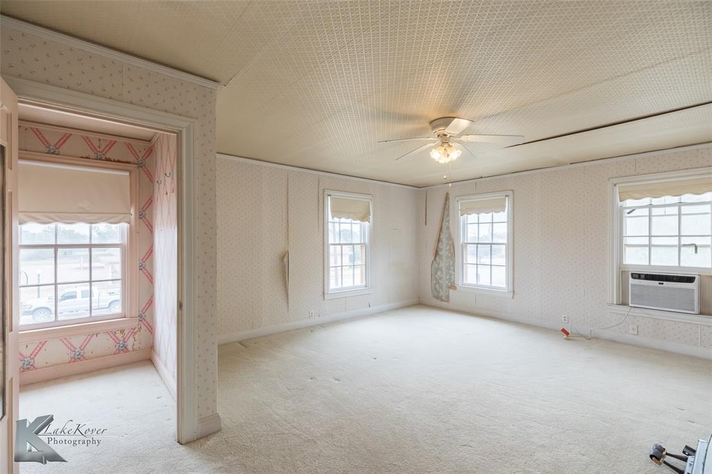 341 North 3rd Avenue Munday, TX 76371 - Photo 20 of 39