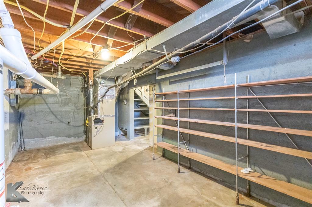 341 North 3rd Avenue Munday, TX 76371 - Photo 38 of 39