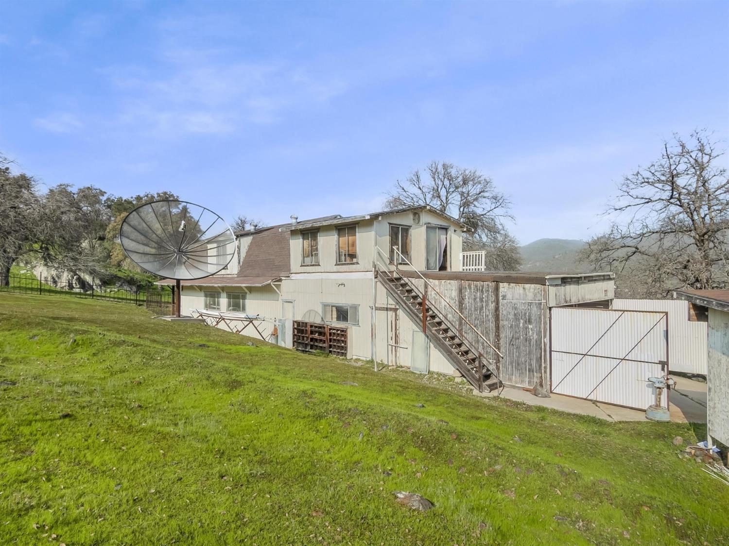 7277 Coyote Trail Road Sanger, CA 93657 - Photo 36 of 37 Gallery Image 36