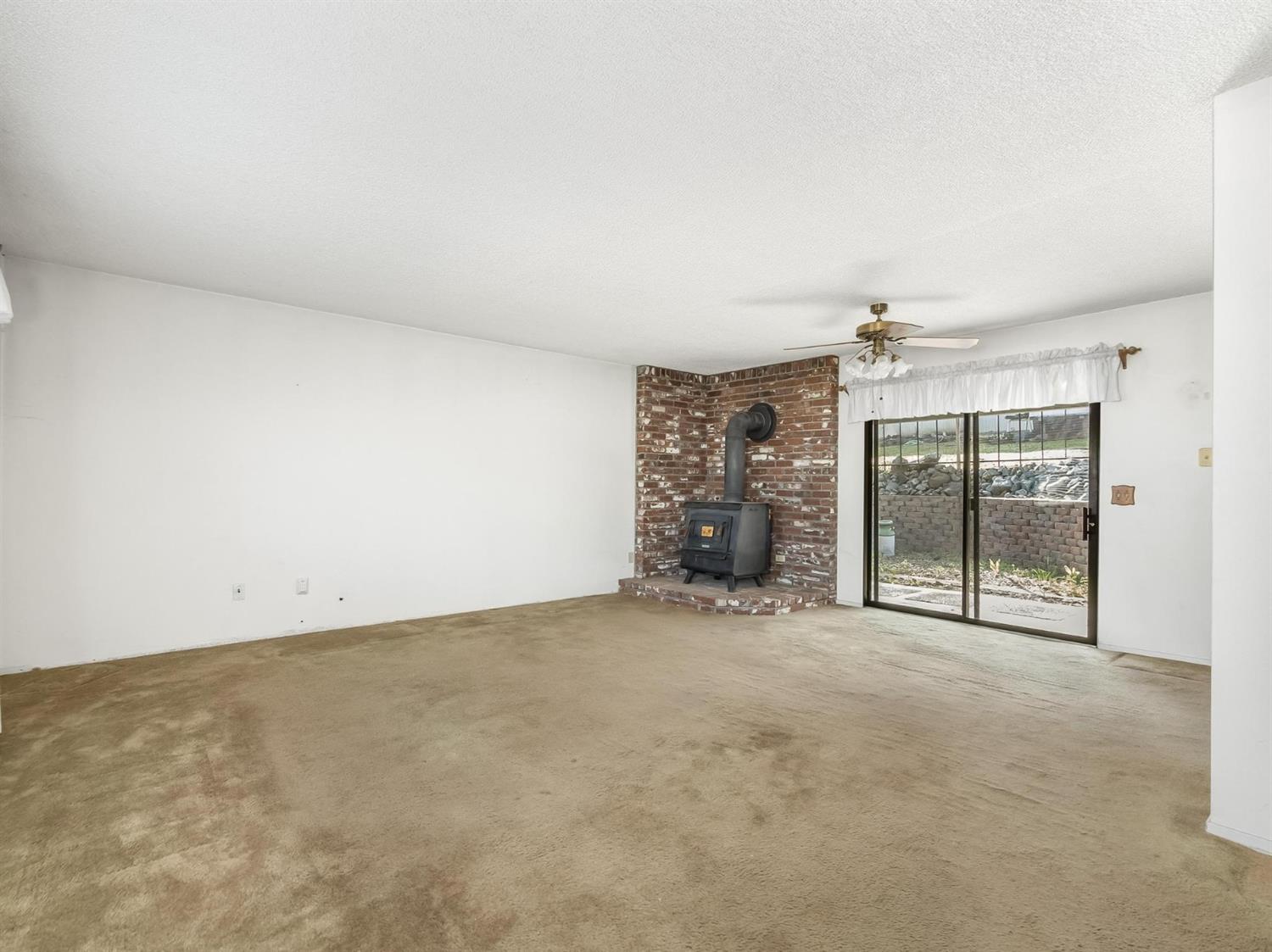 7277 Coyote Trail Road Sanger, CA 93657 - Photo 8 of 37 Gallery Image 8