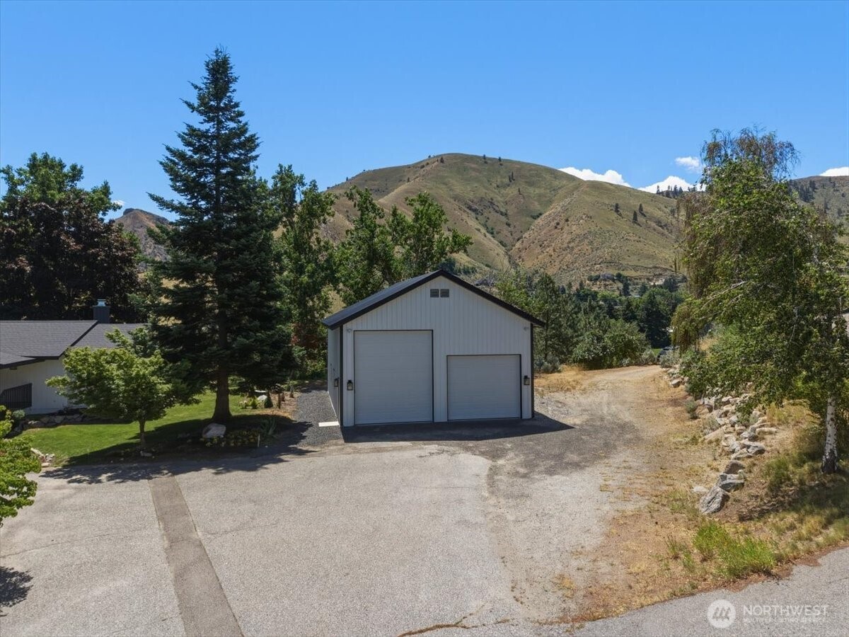 504 Day Road North Wenatchee, WA 98801 - Photo 6 of 40