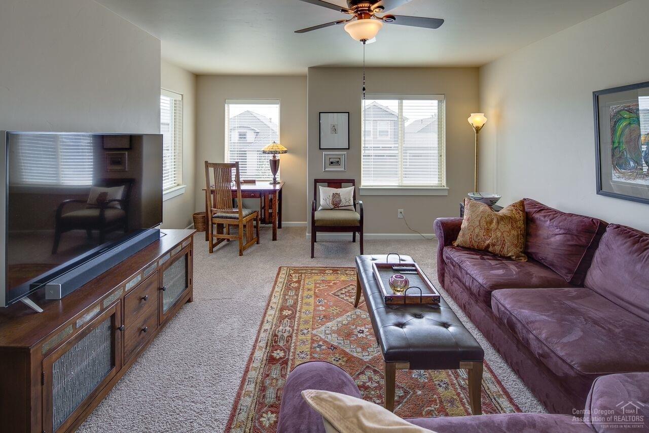 61056 Manhae Loop Bend, OR 97702 - Photo 14 of 25 AND then the BONUS room - with a closet