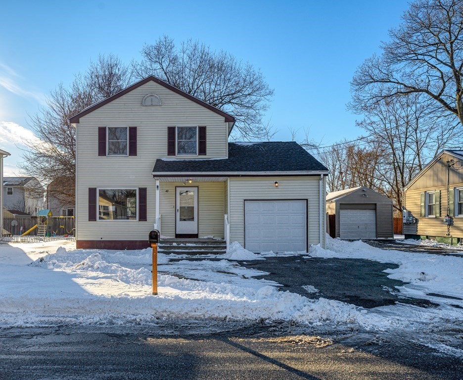 40 Lamont Street Springfield, MA 01119 - Photo 1 of 38