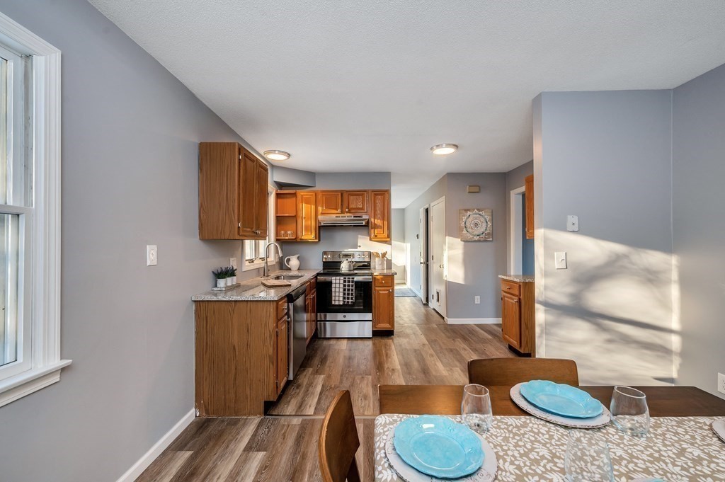 40 Lamont Street Springfield, MA 01119 - Photo 11 of 38