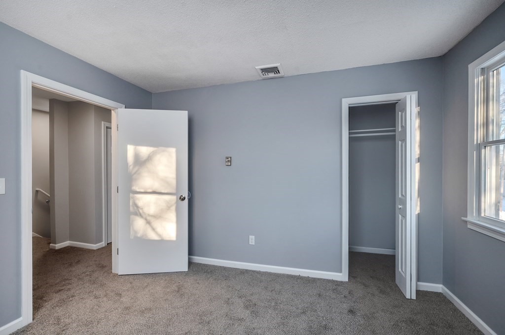 40 Lamont Street Springfield, MA 01119 - Photo 23 of 38