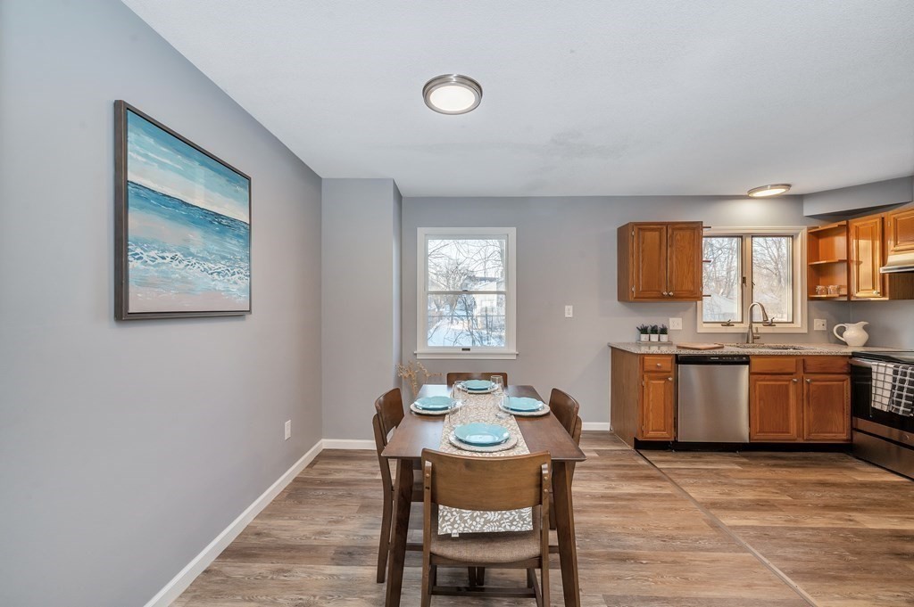 40 Lamont Street Springfield, MA 01119 - Photo 10 of 38