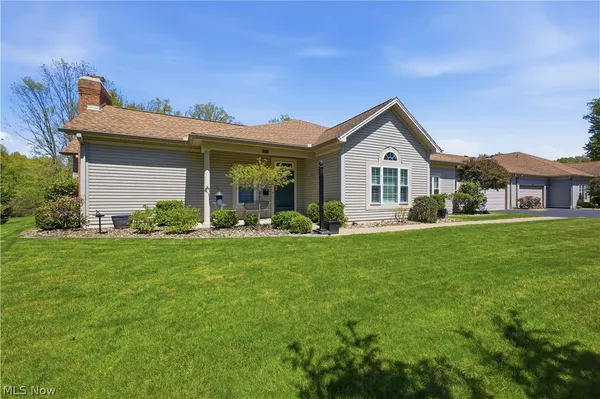 $395,000 | 27 D Hunters Woods Boulevard, Canfield, OH 44406