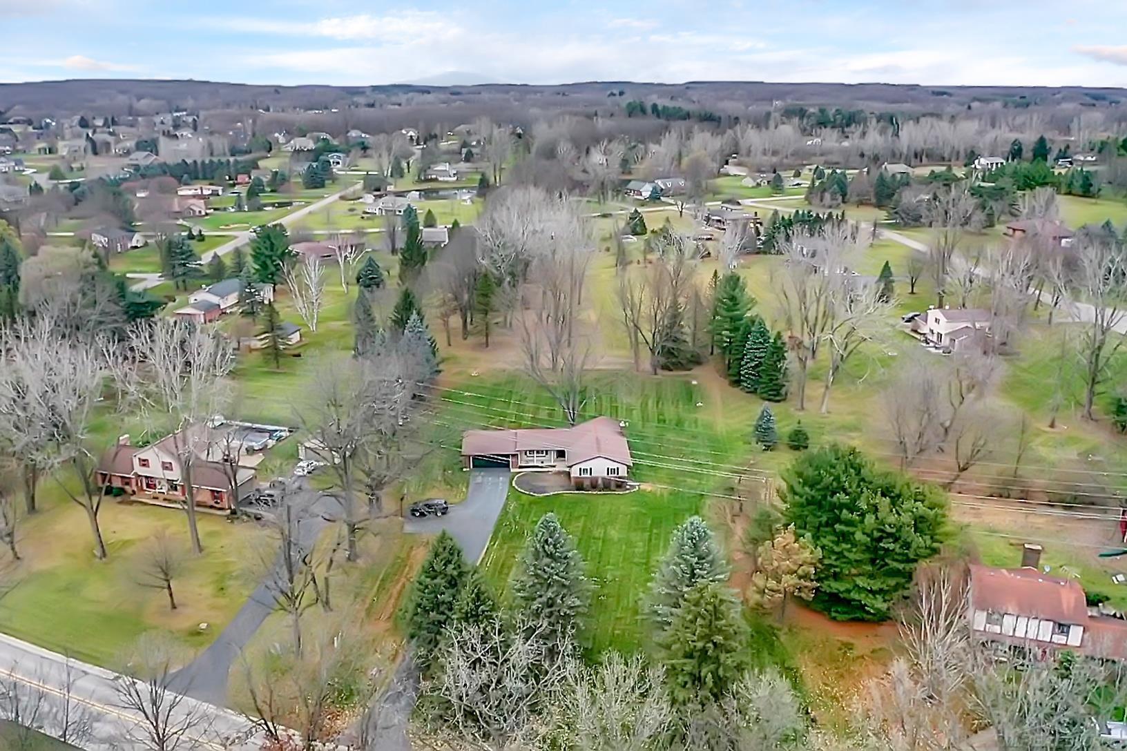 8300 Holcomb Road Clarkston, MI 48348 - Photo 2 of 33 50096307-1.JPG