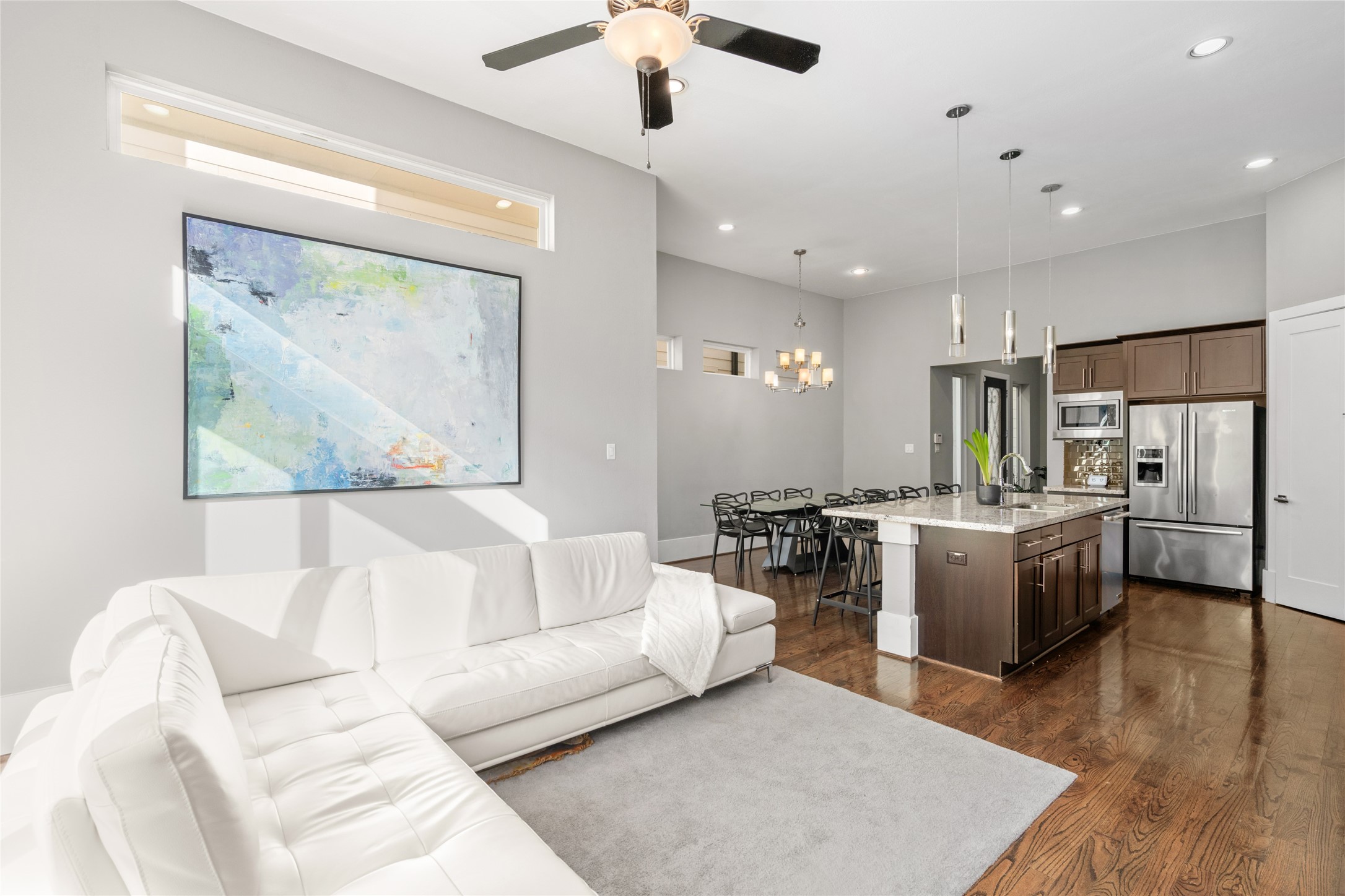 1605 Knox Street, Unit B Houston, TX 77007 - Photo 11 of 28 a living room with furniture and a large window