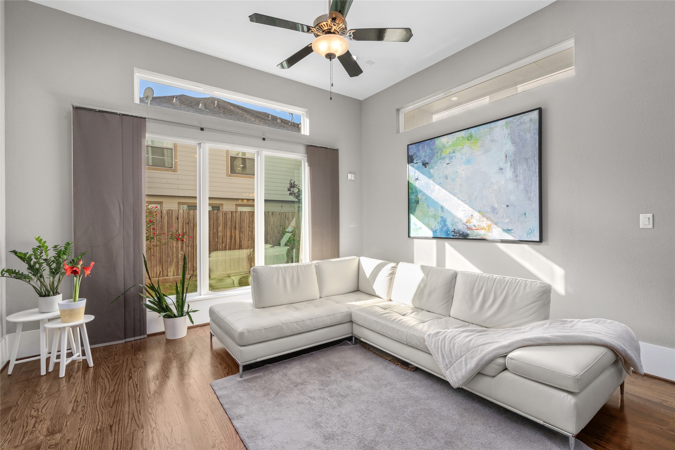 1605 Knox Street, Unit B Houston, TX 77007 - Photo 10 of 28 a living room with furniture and a large window