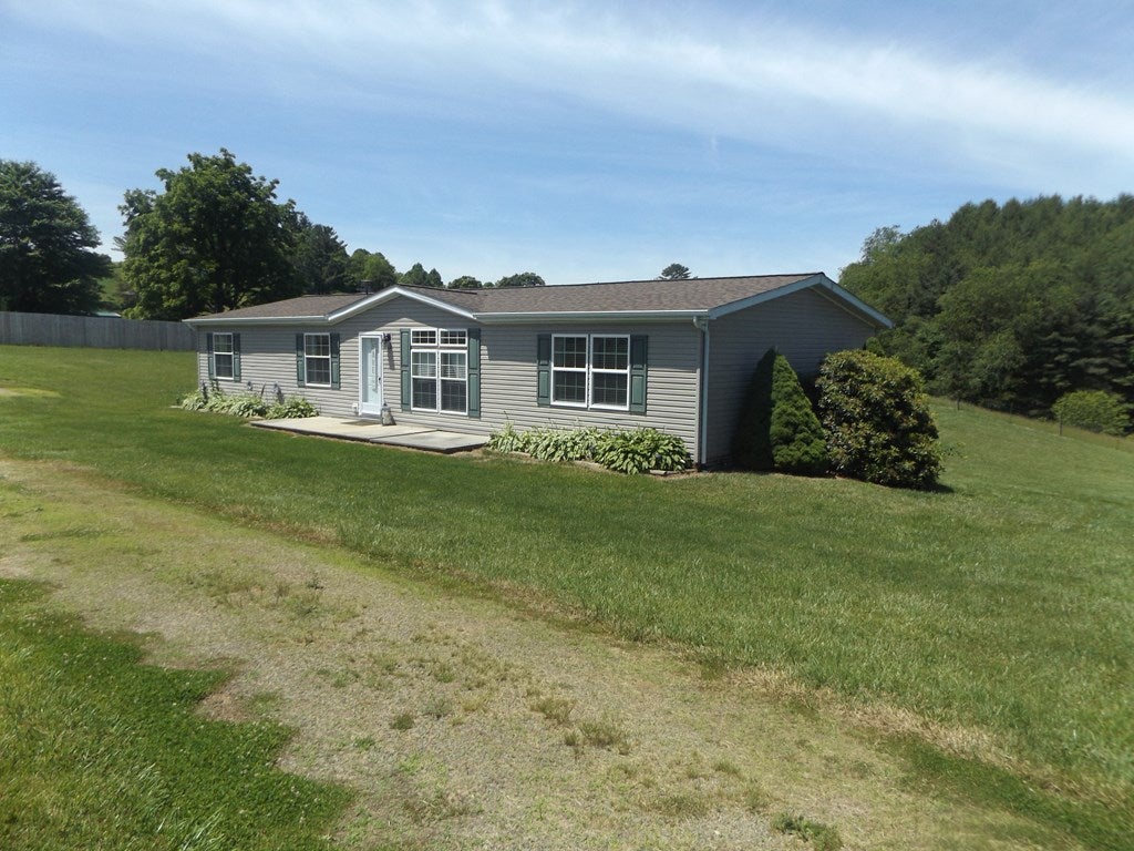 89 Neighbors Road Woodlawn, VA 24381 - Photo 20 of 31 Gallery Image 20