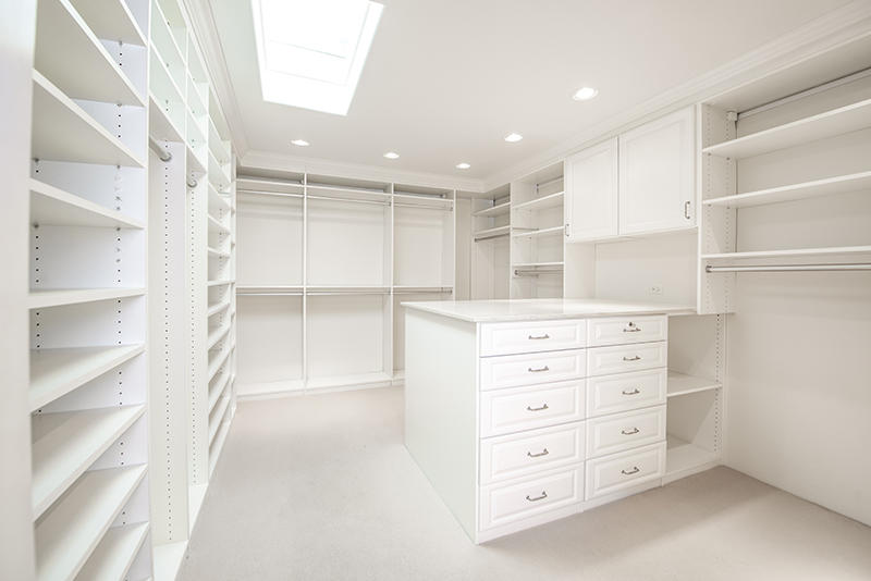 860 Ashley Road Montecito, CA 93108 - Photo 12 of 34 12-860 AshleyRd_11-Master Closet