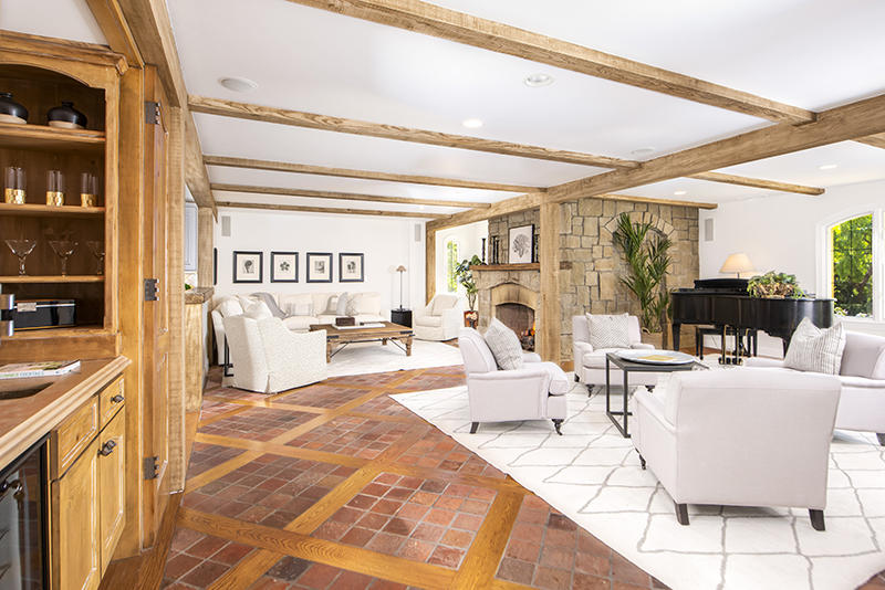 860 Ashley Road Montecito, CA 93108 - Photo 8 of 34 07-860 AshleyRd_09-Family Rm