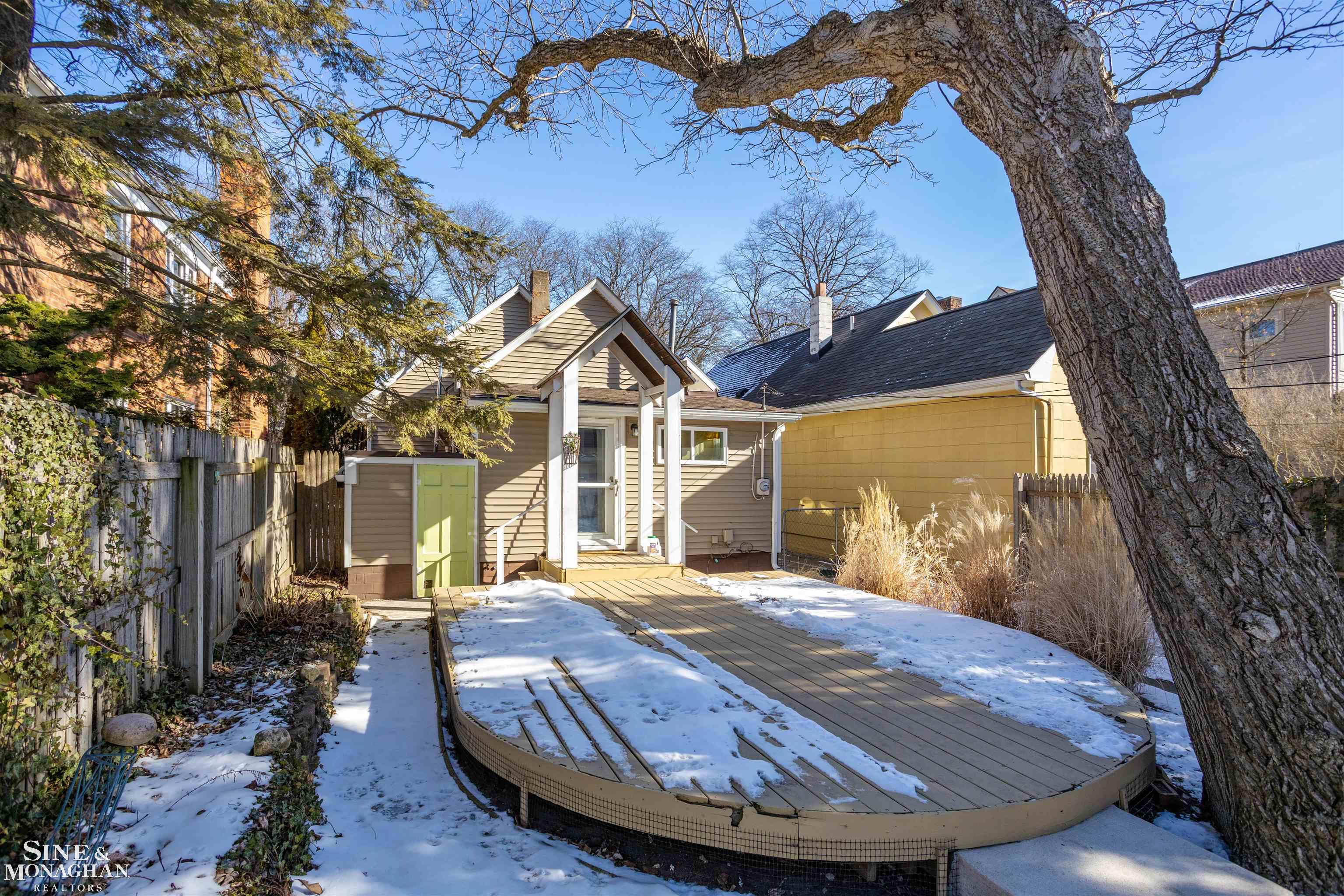589 Neff Road Grosse Pointe, MI 48230 - Photo 24 of 34 50165449-ebef11a3-293b-40c4-b30e-ae2a2aaf5c6b.JPG