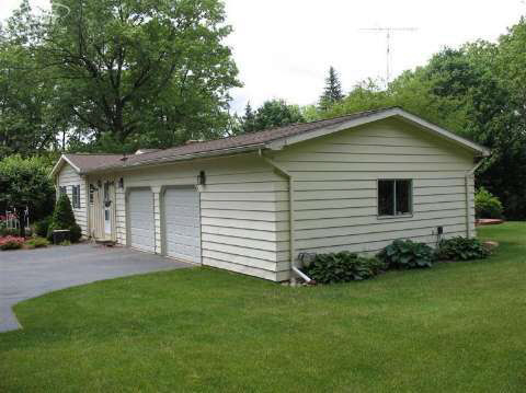 11441 Foley Road Fenton, MI 48430 - Photo 22 of 32 20352891-21.JPG