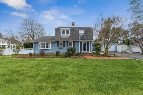 $998,000 | 16 8th Street, Carle Place, NY 11514