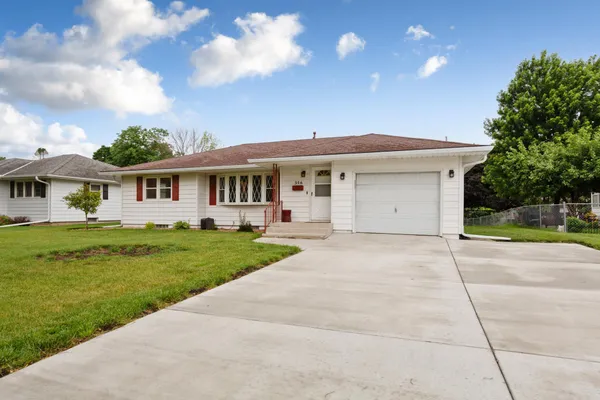 $250,000 | 356 Mc Indoe Street, Owatonna, MN 55060
