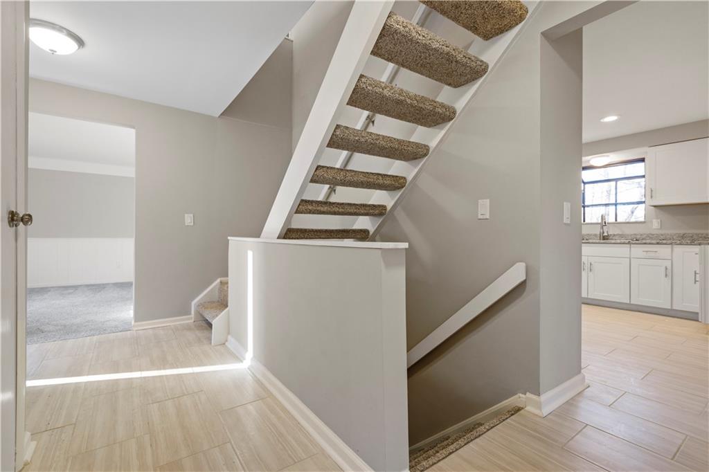 9811 Woodland Road North Pittsburgh, PA 15237 - Photo 2 of 23 Gallery Image 2