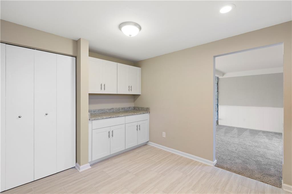 9811 Woodland Road North Pittsburgh, PA 15237 - Photo 12 of 23 Gallery Image 12