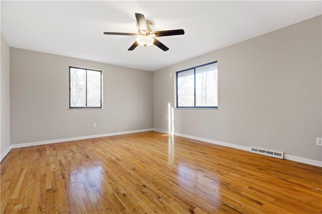 9811 Woodland Road North Pittsburgh, PA 15237 - Photo 13 of 23 Gallery Image 13