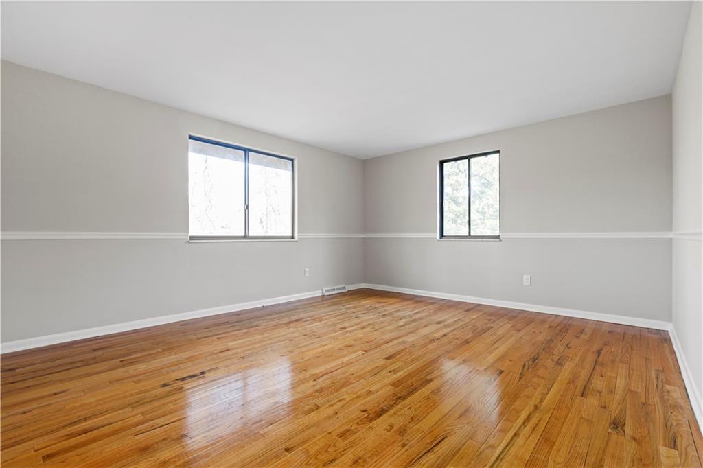 9811 Woodland Road North Pittsburgh, PA 15237 - Photo 17 of 23 Gallery Image 17