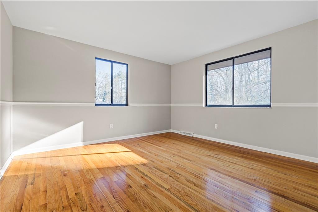 9811 Woodland Road North Pittsburgh, PA 15237 - Photo 18 of 23 Gallery Image 18