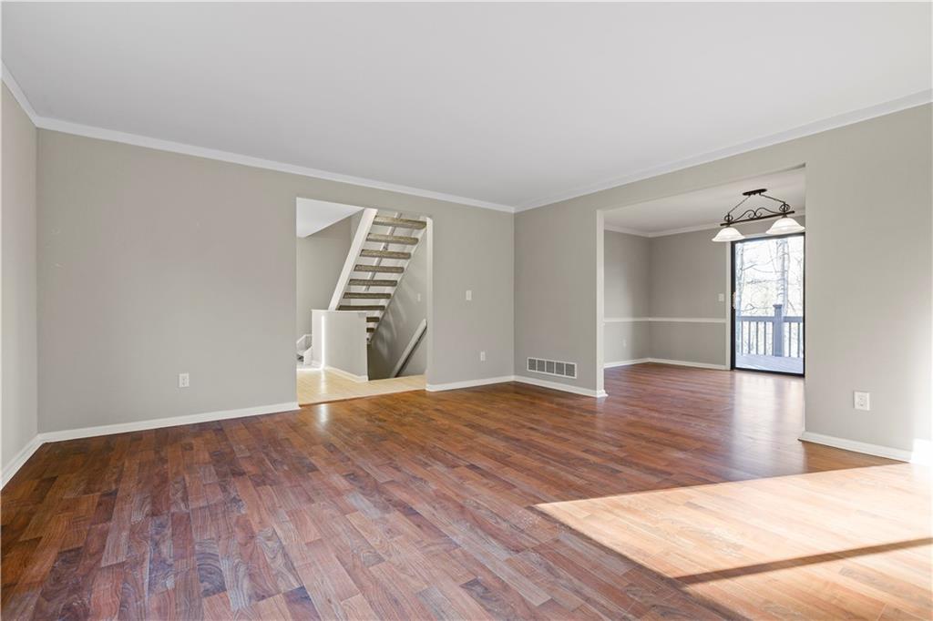 9811 Woodland Road North Pittsburgh, PA 15237 - Photo 3 of 23 Gallery Image 3