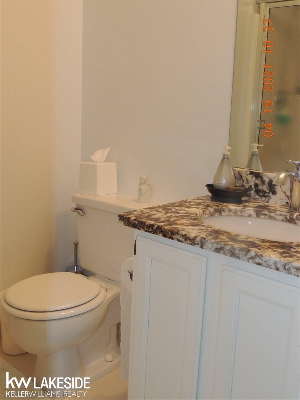 1675 Huntington Park, Unit B Rochester, MI 48309 - Photo 26 of 42 50039251-25.JPG