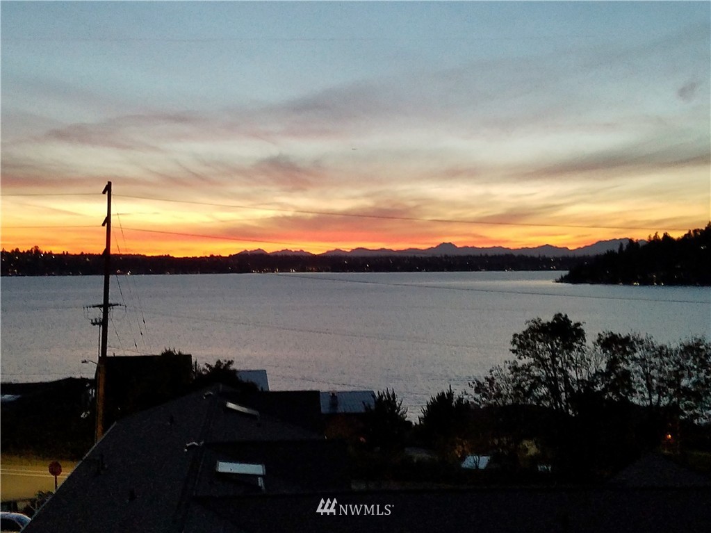 740 North 32nd Street, Unit 4 Renton, WA 98056 - Photo 1 of 19