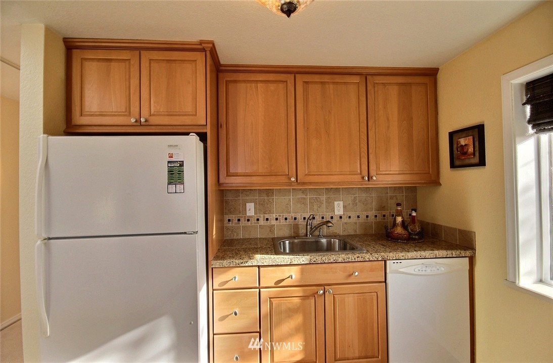 740 North 32nd Street, Unit 4 Renton, WA 98056 - Photo 13 of 19