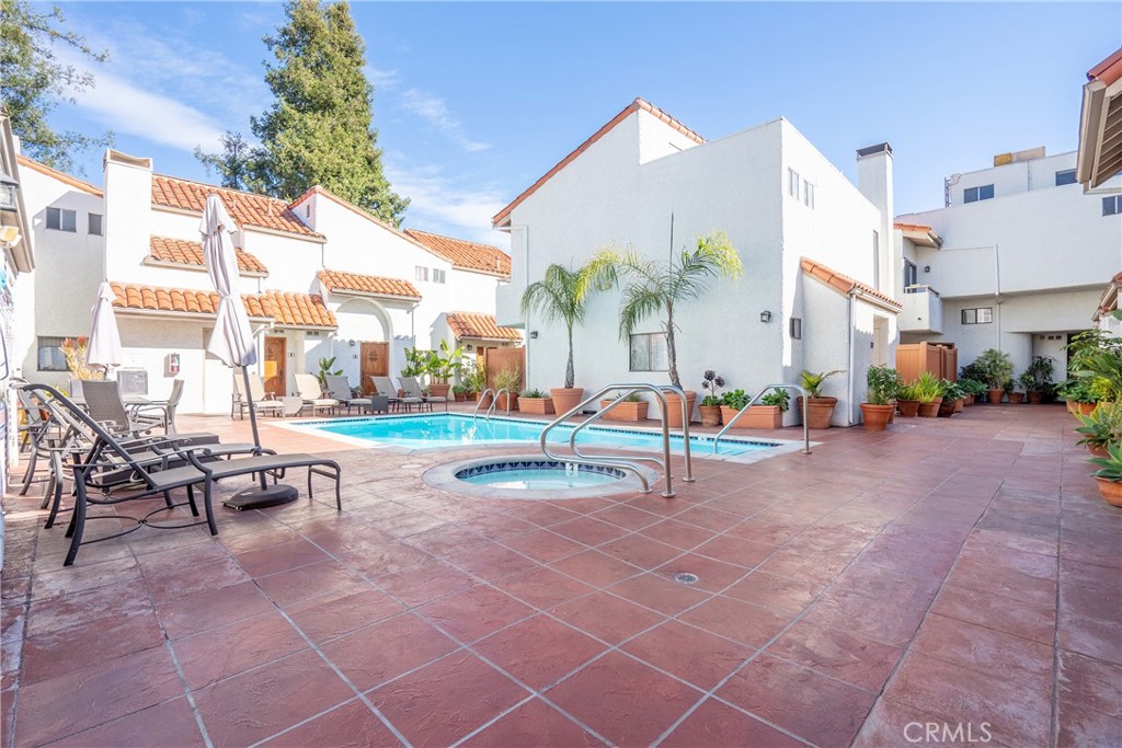 10926 Bluffside Drive, Unit 9 Studio City, CA 91604 - Photo 35 of 43 a view of a street with lawn chairs
