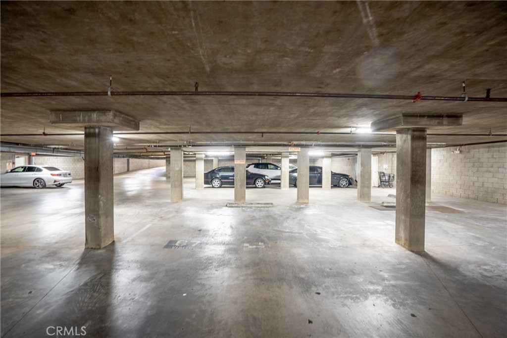 10926 Bluffside Drive, Unit 9 Studio City, CA 91604 - Photo 42 of 43 a view of parking area