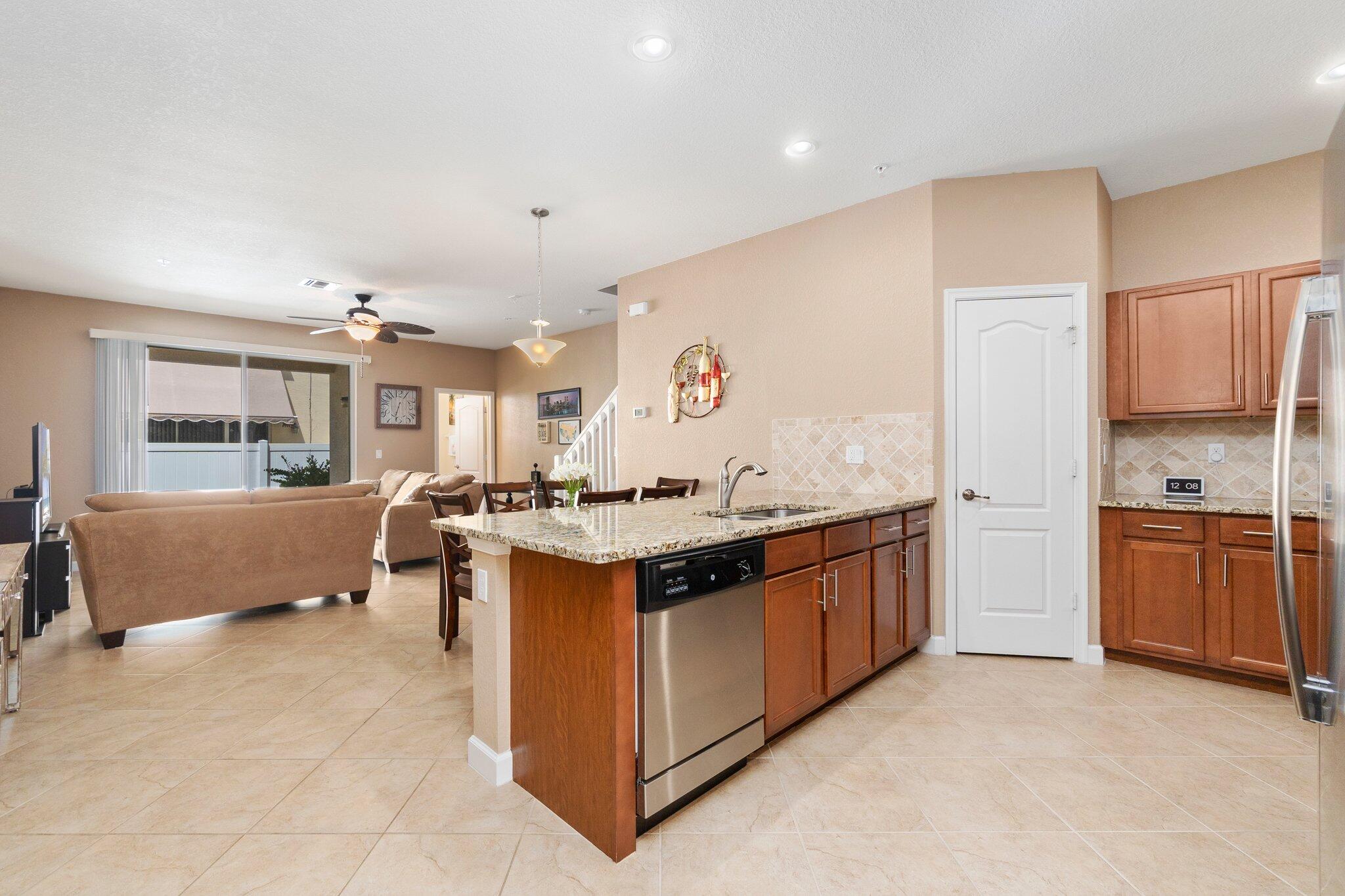 9480 Southwest Merlin Court Stuart, FL 34997 - Photo 7 of 23 6-web-or-mls-DSC07856