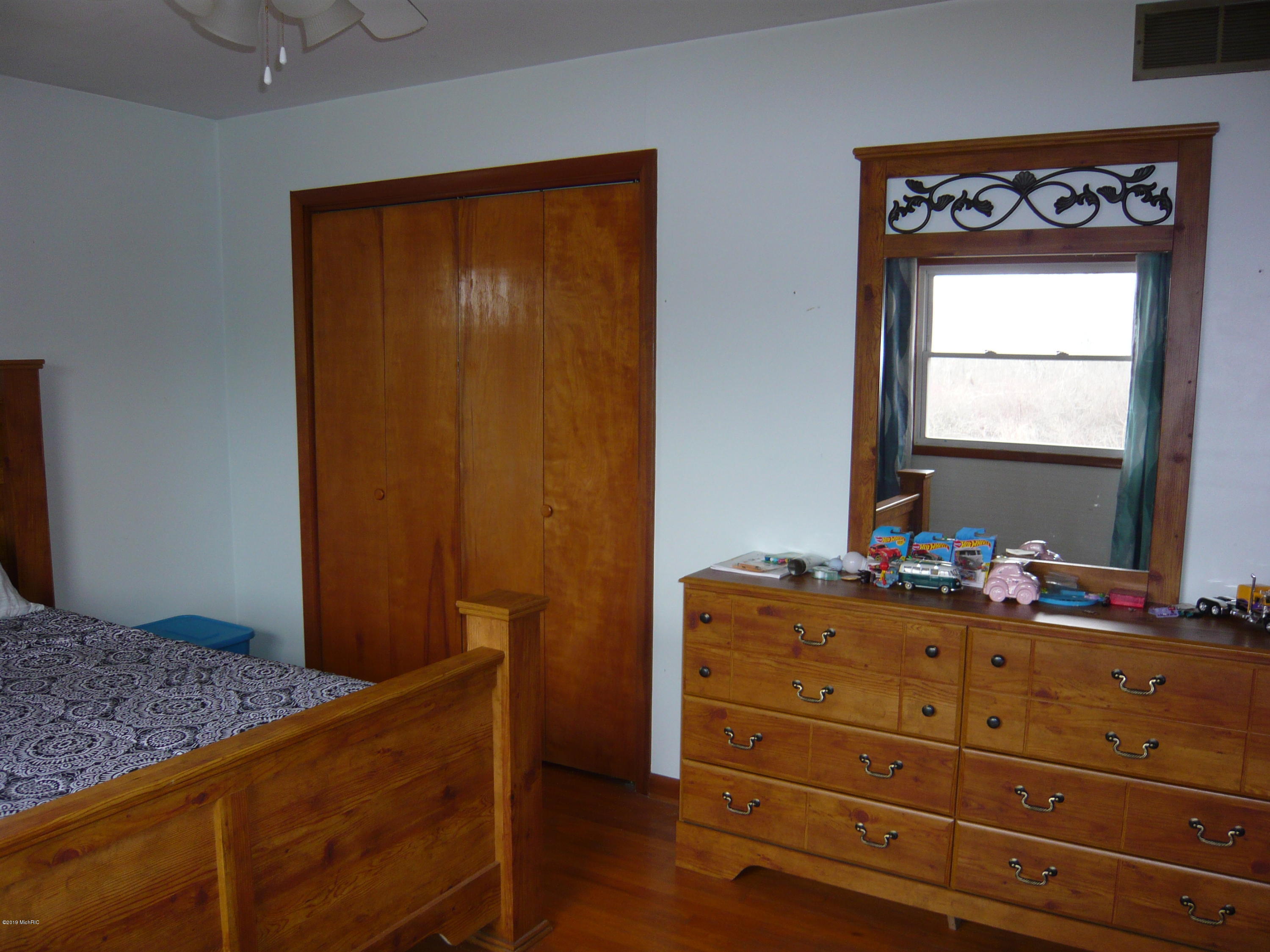5398 Ridge Drive Reading, MI 49274 - Photo 10 of 22 011