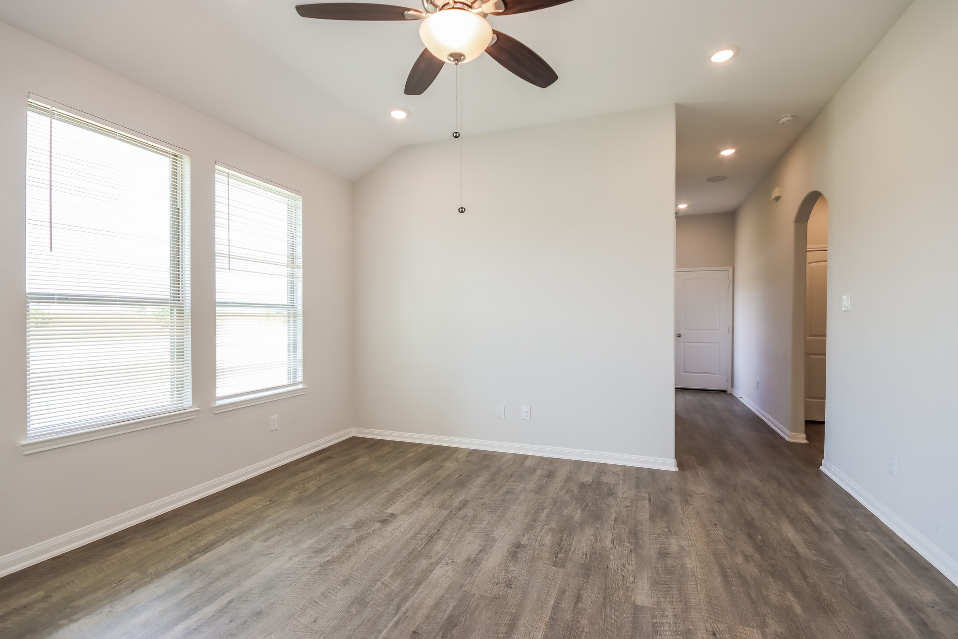 13012 Stone Vly Way Conroe, TX 77303 - Photo 4 of 15