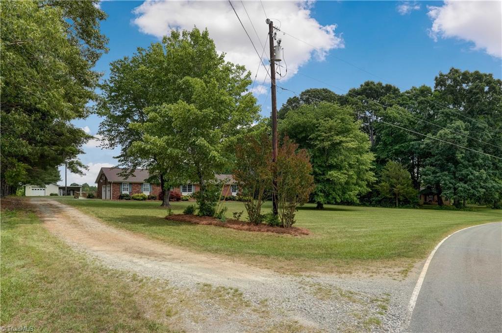 7330 Middlestream Road Browns Summit, NC 27214 - Photo 4 of 37 Gallery Image 4